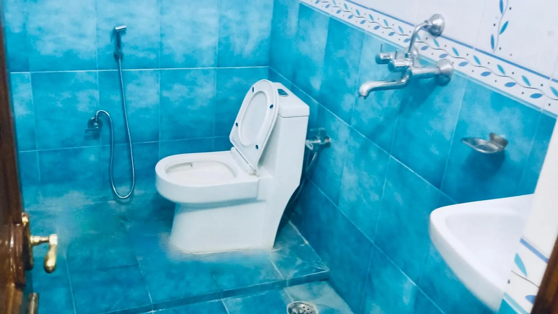 Luxury 3 Bhk Apartment 15 Mins From Kashi Vishwanath Temple Varanasi Indien