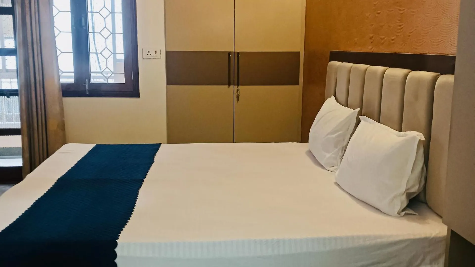 Luxury 3 Bhk Apartment 15 Mins From Kashi Vishwanath Temple Varanasi Indien