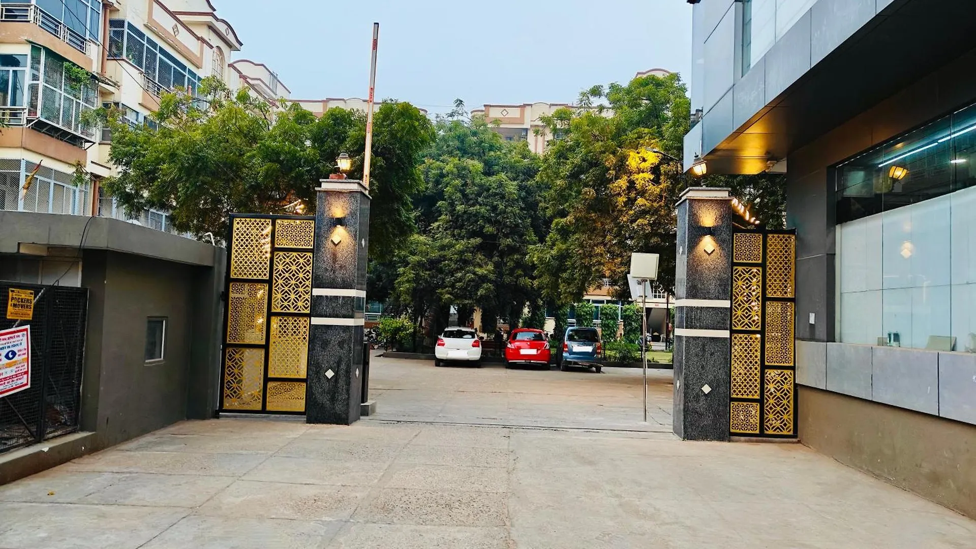 Luxury 3 Bhk Apartment 15 Mins From Kashi Vishwanath Temple Varanasi